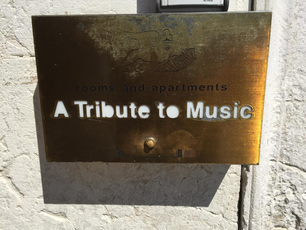 A Tribute To Music Residenza Hotel Венеция Екстериор снимка